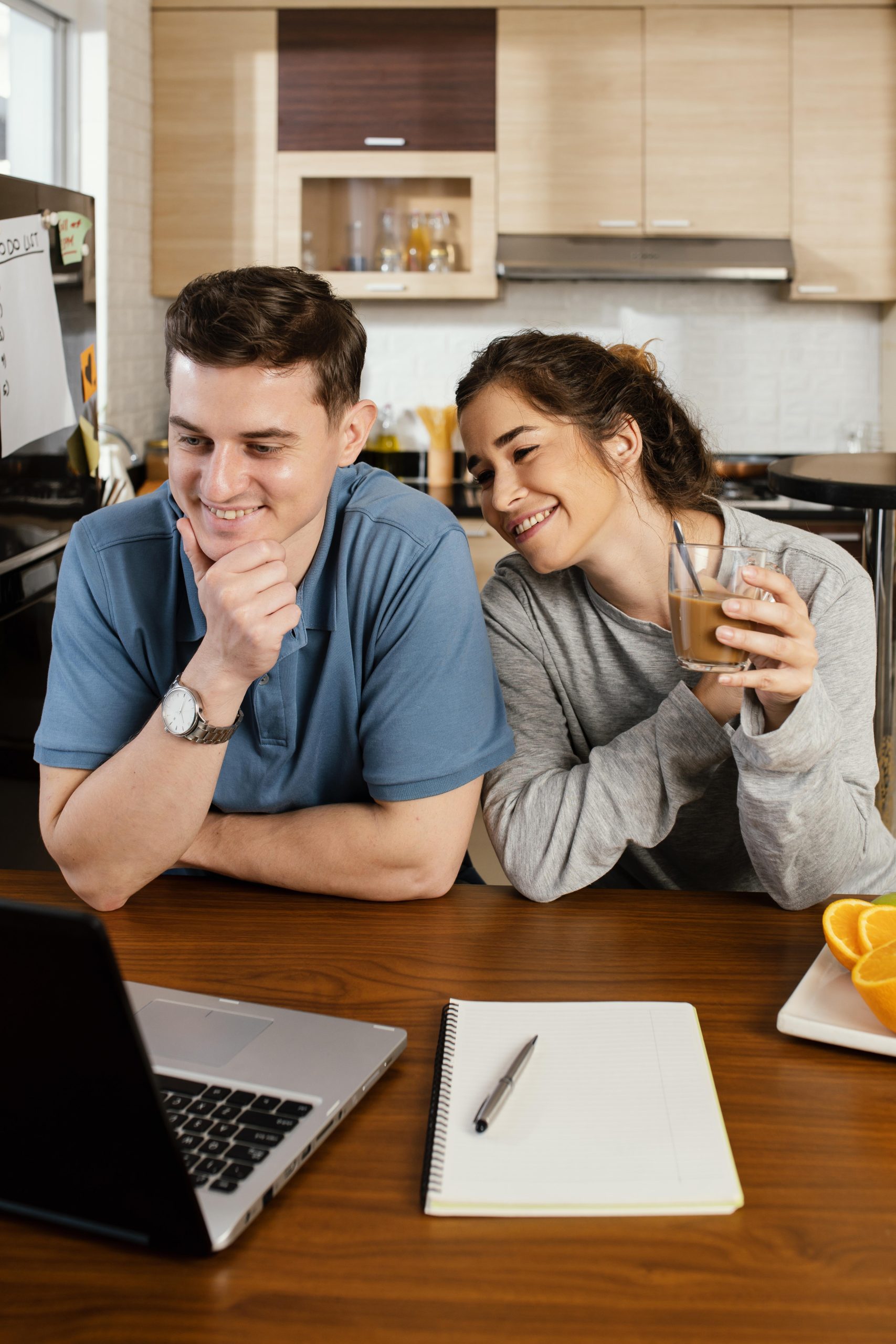 medium-shot-smiley-man-woman